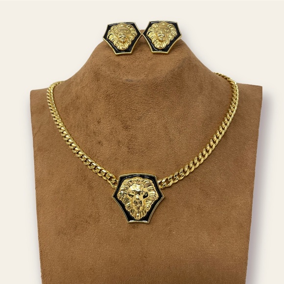 🛍️SALE🛍️ Gold Plated Lion Pendant Necklace & Earrings Set - Picture 1 of 9